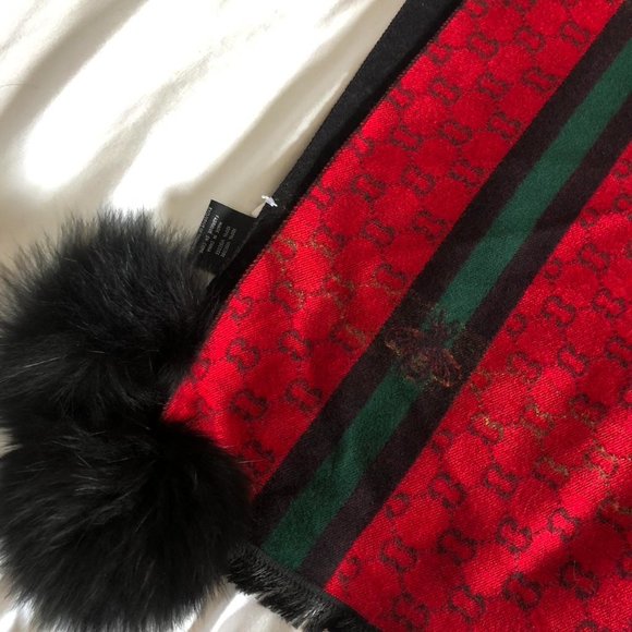 Gucci Black and Red Winter Scarf - Picture 7 of 8